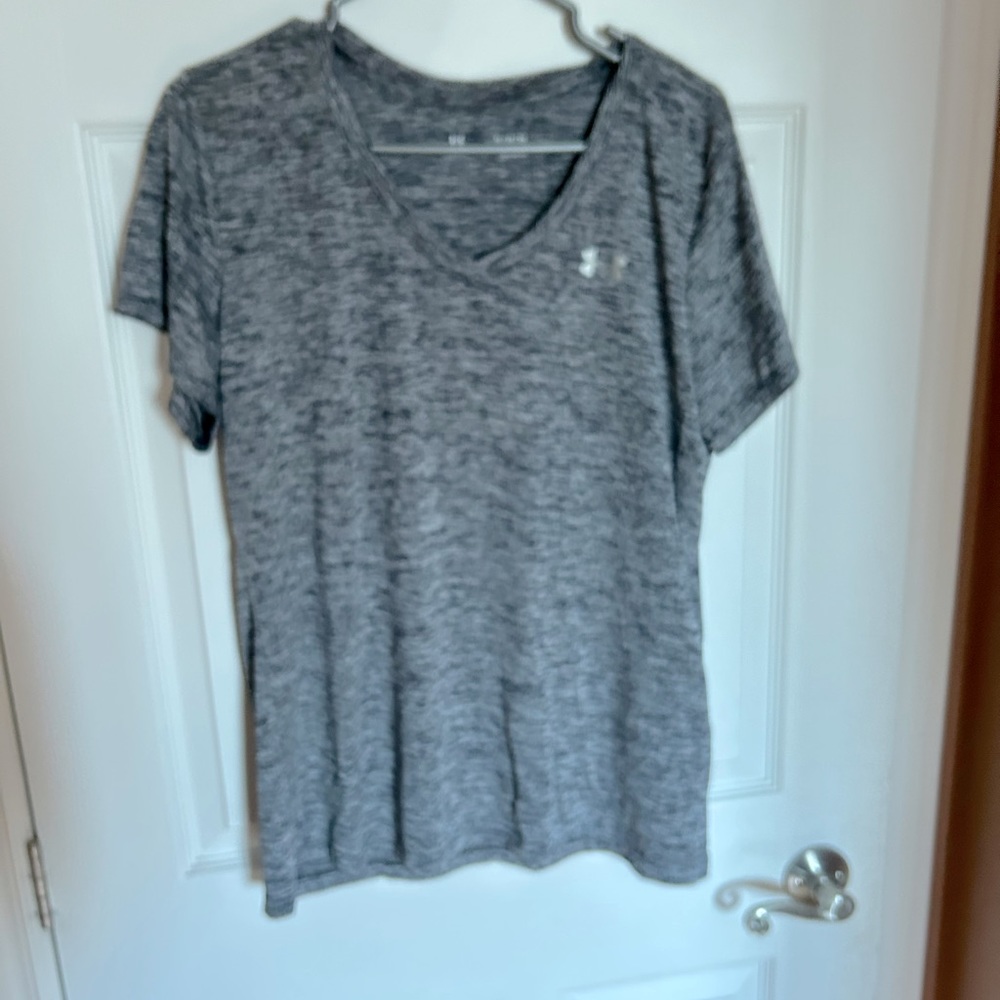 Women’s Under Armour loose fit t shirt XL